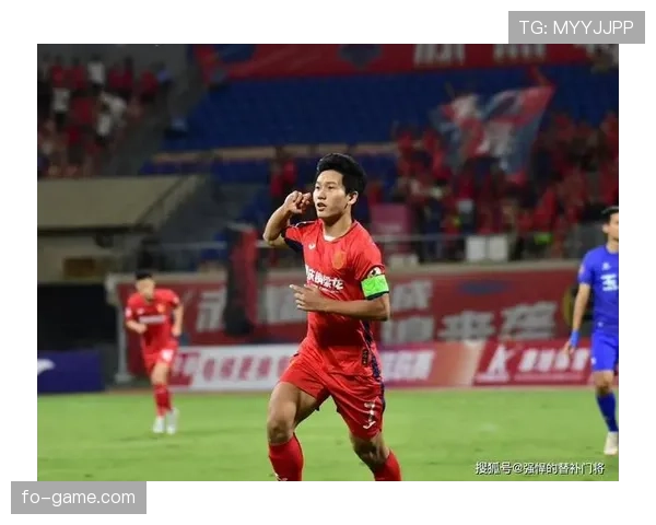 中国足球新希望:余望携手共筑国家队未来,表现备受期待 中国足球新希望:余望携手共筑国家队未来,表现备受期待