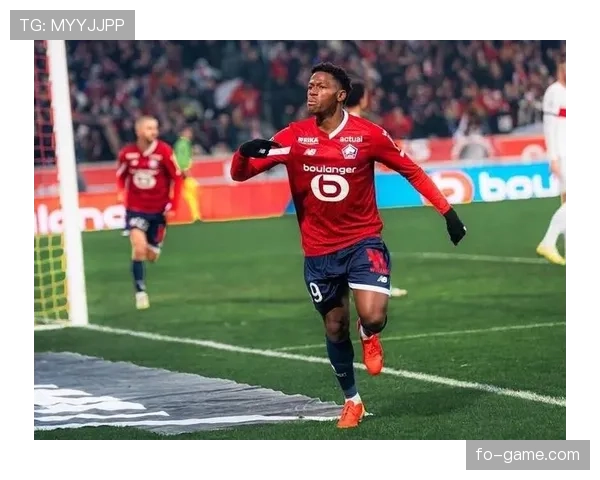 与顶级前锋竞争：乔纳森·戴维如何争夺更高平台