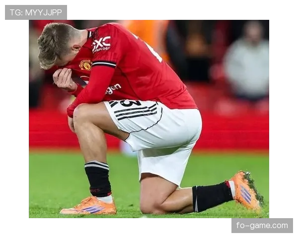 从滕哈赫争议用人到阵容失衡，曼联暴露了稳定性与豪门定位的巨大裂痕！